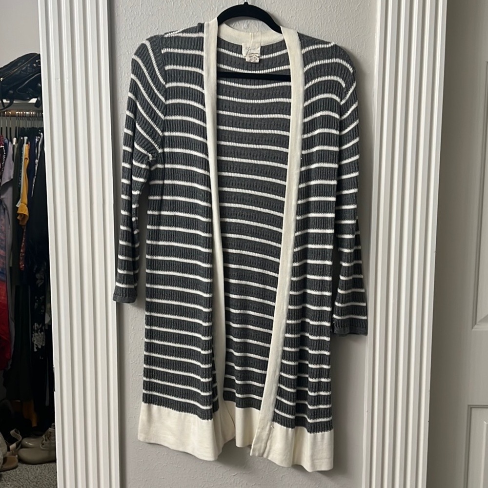 Stripped Cardigan Grey and off white Size- L Brand- AJ Andrea Jovine